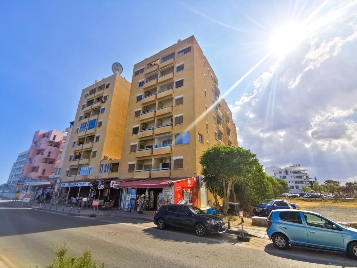 Sea-Esta Seaview Apartment, 200 Meters To The Beach Larnaca Exterior photo